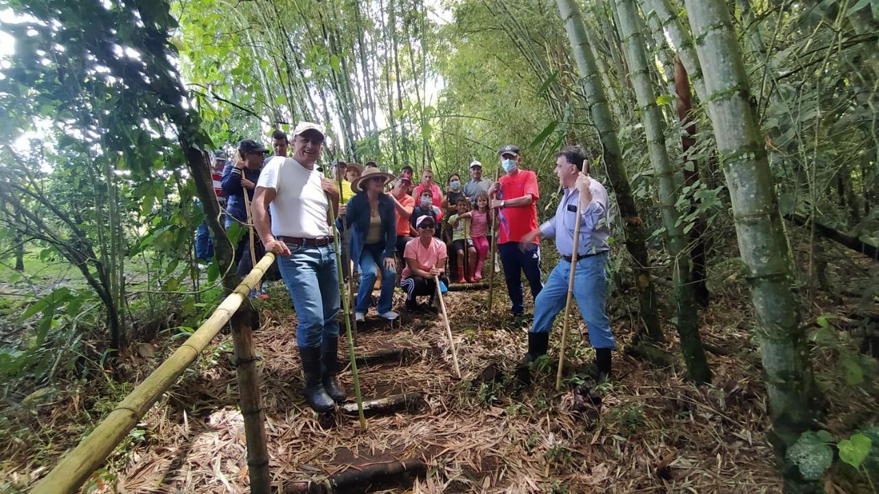 La Acuarela, Posada De La Monita Pereira Bagian luar foto